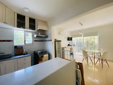 Casa en Alquiler con 1 cochera