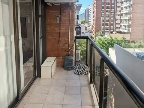 DEPARTAMENTO DE 2 AMBIENTES CON COCHERA