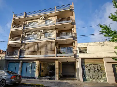 DEPARTAMENTO VENTA LOMAS DE ZAMORA 3 AMB CON PATIO