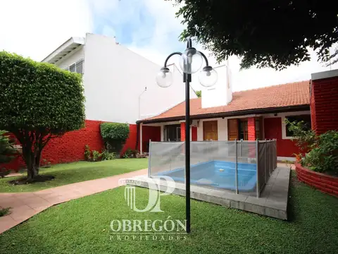 Venta Casa 4 ambientes 290 MTS Jardín Piscina Cochera - Barrio Marina - Villa Luzuriaga