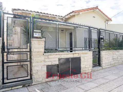 Casa 3 ambientes con patio