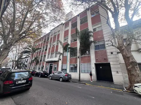 Venta Departamento De 3 Ambientes Contrafrente ,en Planta Baja Muy Luminoso, Apto Crédito Hipotecario Bancario En Flores
