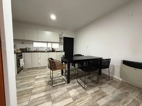 Depto Tipo Casa en Alquiler de 3 ambientes