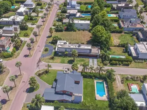 Terreno - Miraflores (Funes Hills) - Permuta - Esquina