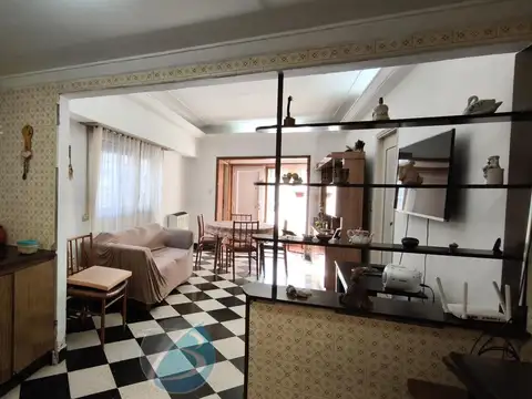 Depto Tipo Casa en Venta 51 años