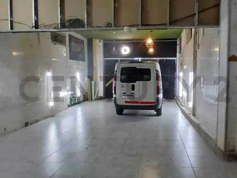 Av. Presidente Peron 3900, Piso 0