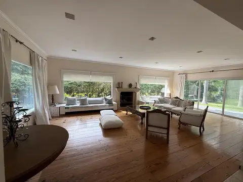 Casa 6 ambientes con 3 baños