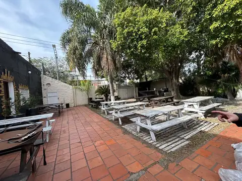 ALQUILER LOCAL ZONA NORTE CON PATIO