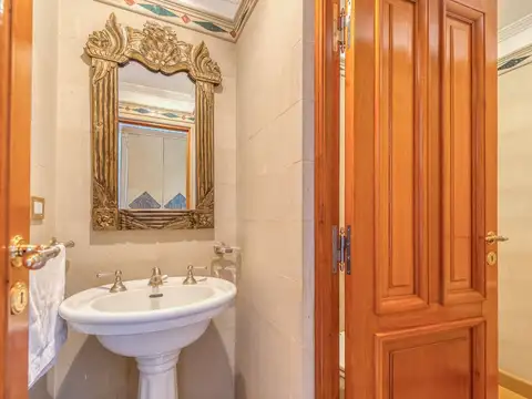 CASA 6 AMBIENTES CON COCHERA-PISCINA- SAINT THOMAS