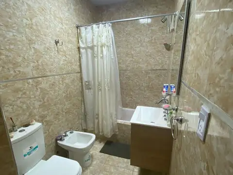 VENTA CASA 3 AMBIENTES, BERNAL OESTE