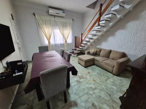 Depto Tipo Casa 4 ambientes con 1 baño