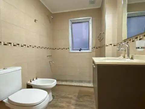 Departamento en Alquiler con 1 cocheras