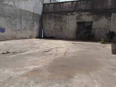 GALPON BUEN ESTADO 370 M2 CUBIERTOS - REGIA UBICACIÓN – IDEAL DEPOSITO - TALLER MECANICO – ETC  - LOTE PROPIO