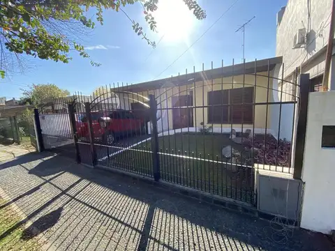 VENTA "EN BLOCK" CASA 3 AMB +  2 PH A REFACCIONAR