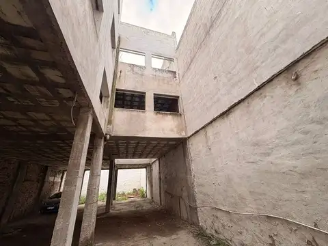 SE VENDE EDIFICIO EN CONSTRUCCION - BARRIO DUCASSE