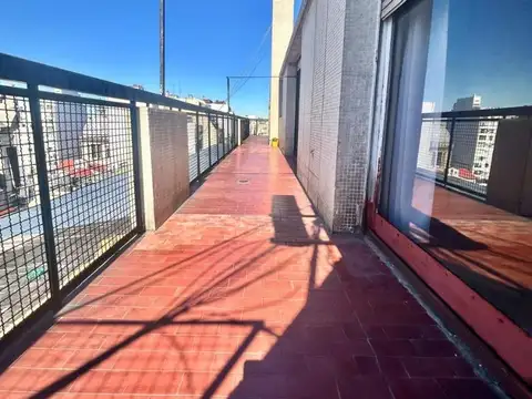 3 amb con dpcia y excelente balcón perimetral