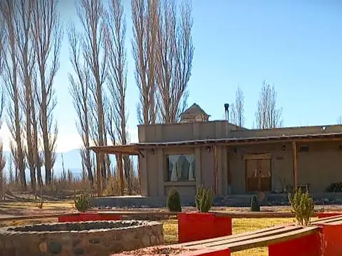 VENTA CASA Y 2 DEPARTAMENTOS/OFICINAS EN BARREAL
