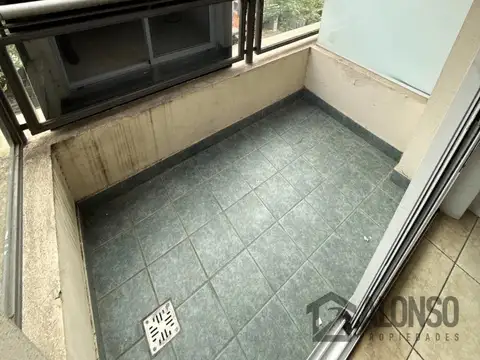 Monoambiente con balcón en pleno Lanusita – Iberlucea 2654