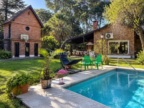 Venta Casa 4 Ambientes con Parque Leloir