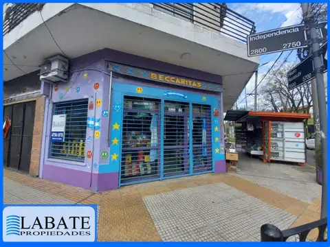 Excelente local en esquina principal de Carapachay