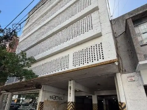 Venta de Cochera cubierta 48 e 12 y 13 Zona Tribunales La Plata