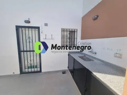 Casa 3 ambientes con 2 baños