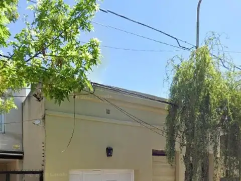 Casa en venta - 3 Dormitorios 1 Baño - Quilmes