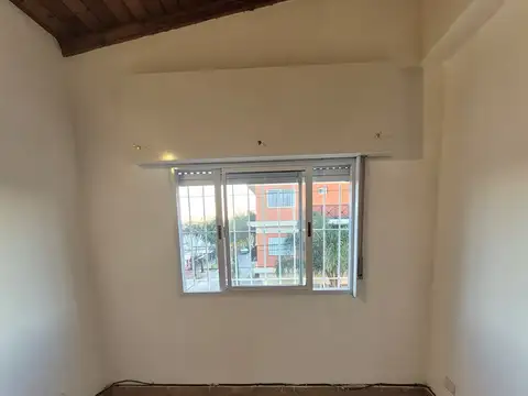 Depto Tipo Casa en Alquiler en Villa Bosch, $ 690.000