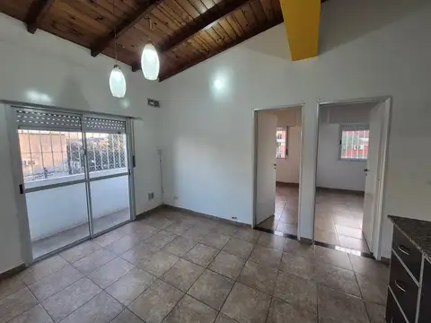 Depto Tipo Casa en Alquiler de 3 ambientes