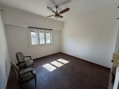 Depto Tipo Casa en Alquiler de 4 ambientes