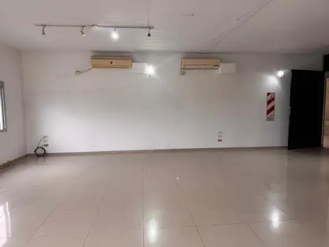 EXCELENTE OFICINA EN VENTA RIVIERA PARK TIGRE