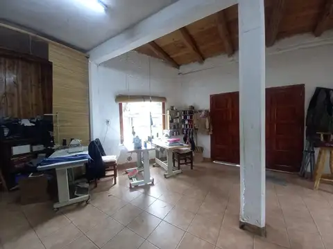 Casa 5 ambientes con 2 baños