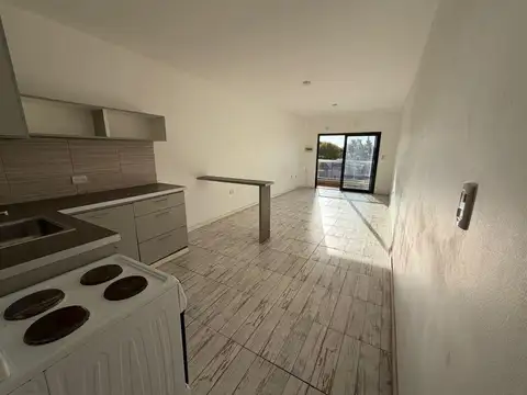 Av Illia 1800, Piso 1