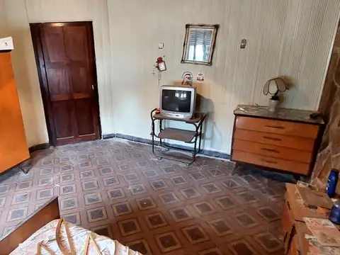 Casa 4 ambientes con 1 baño