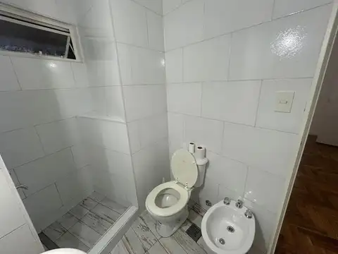 Departamento en Alquiler en Parque Chacabuco, $ 380.000