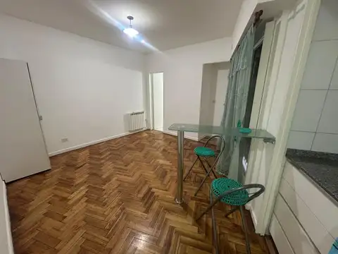 Av. Eva Perón 1500, Piso 4