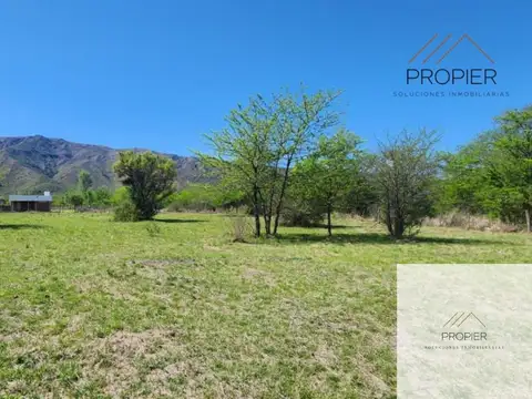 Terreno / Lote en venta de 900m2 ubicado en Cosquín