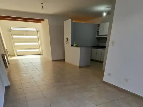 Depto Tipo Casa en Venta con 1 cocheras