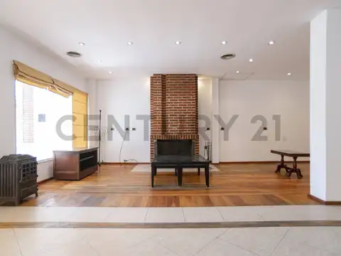 Casa 10 ambientes con 4 baños