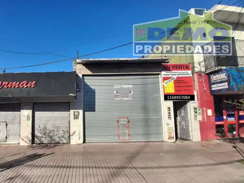 Av. Eva Duarte de Perón N° 1356 entre Hipólito Bouchard y El Callao