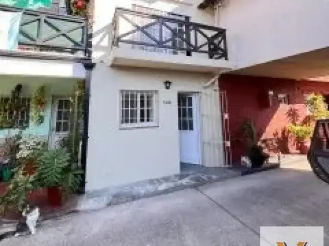Dúplex en venta - 3 Dormitorios 2 Baños - Burzaco