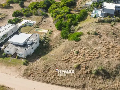 VENTA DE LOTE EN EL BARRIO GOLF DE COSTA ESMERALDA
