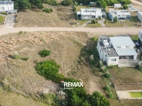 VENTA DE LOTE EN EL BARRIO GOLF DE COSTA ESMERALDA