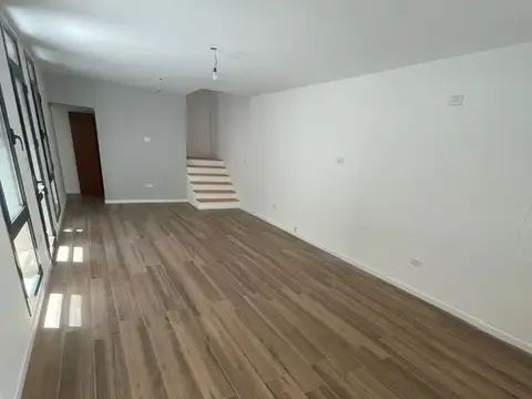 Depto Tipo Casa en Venta de 3 dormitorios