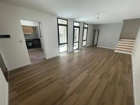 CASA INTERNA RECICLADA EN VENTA  DE 3 DORMITORIOS EN ABASTO