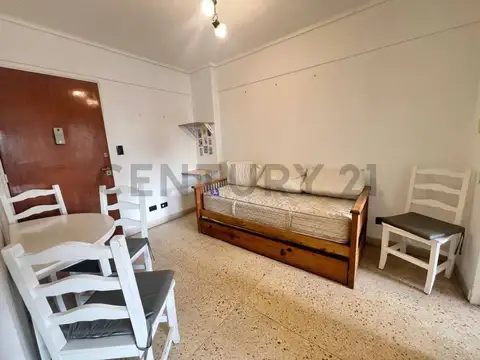 Alsina 2460 100, Piso 0