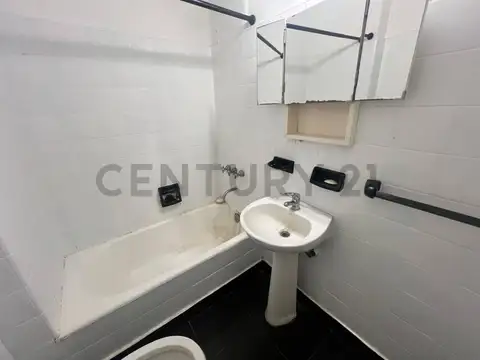 Alsina 2460 100, Piso 0