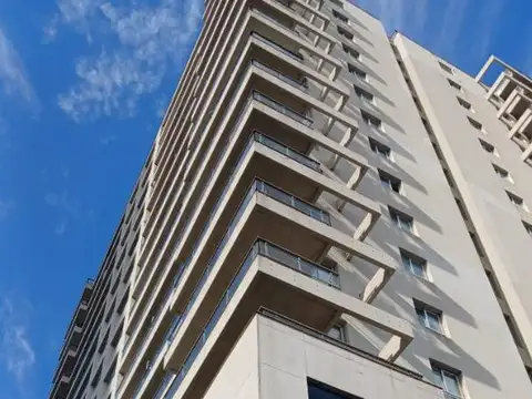 1 De Enero 100, Piso 2