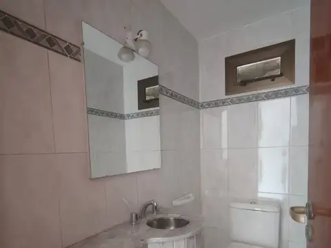 Depto Tipo Casa 8 ambientes con 4 baños