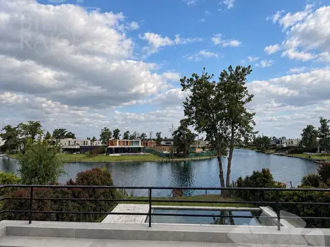 Casa Monoambiente con 5 baños